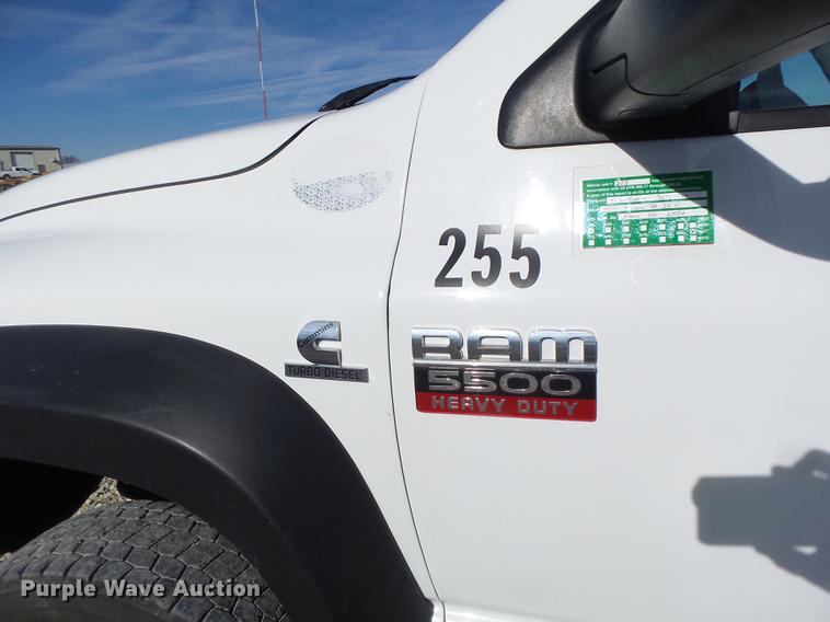 image for item DB5906 2009 Dodge Ram 5500 bucket truck