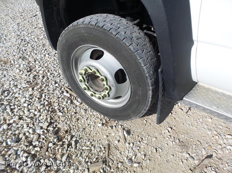 image for item DB5906 2009 Dodge Ram 5500 bucket truck