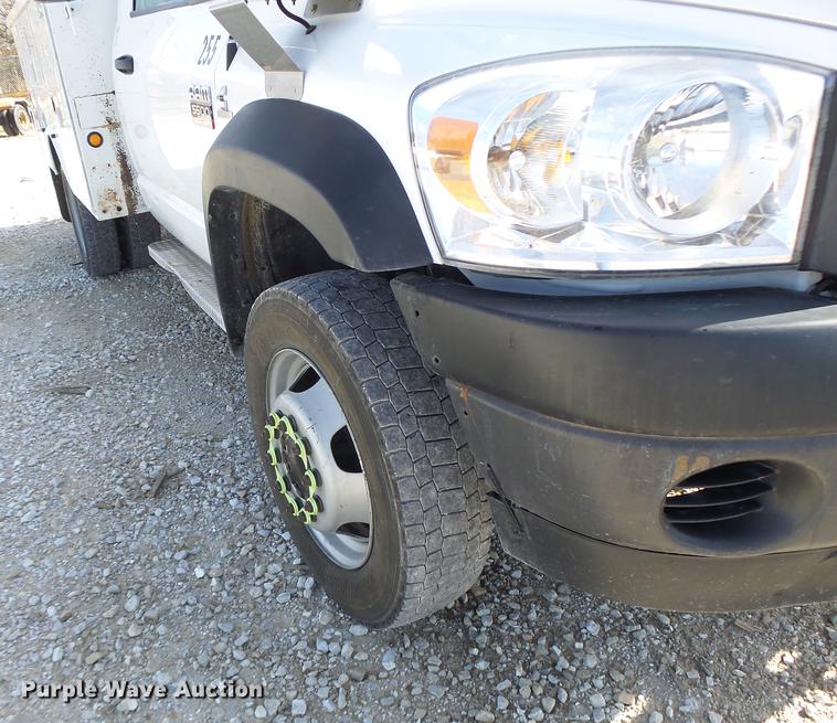 image for item DB5906 2009 Dodge Ram 5500 bucket truck