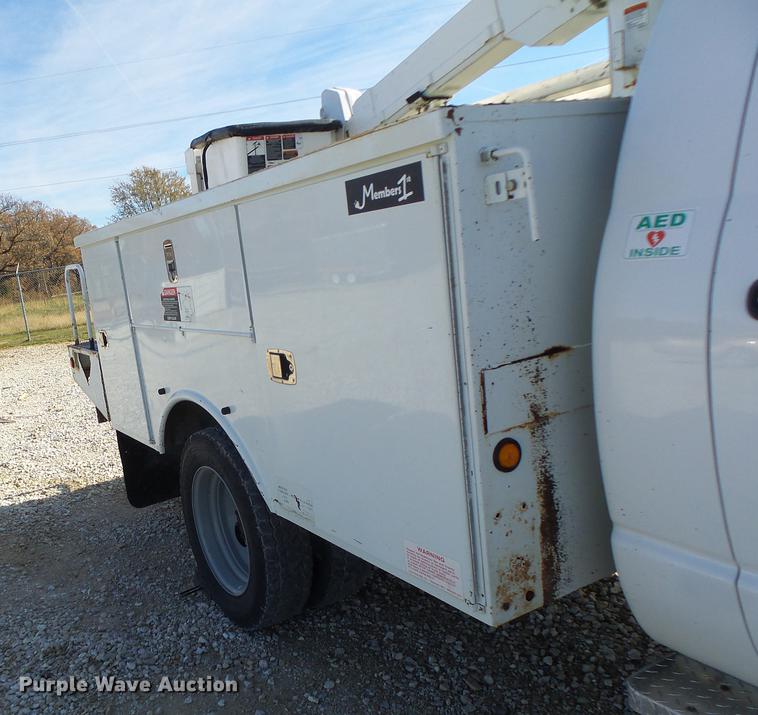 image for item DB5906 2009 Dodge Ram 5500 bucket truck