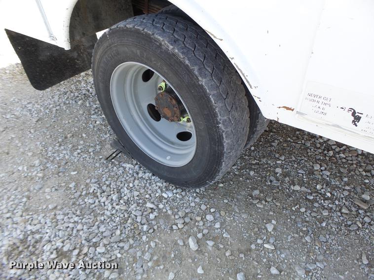 image for item DB5906 2009 Dodge Ram 5500 bucket truck