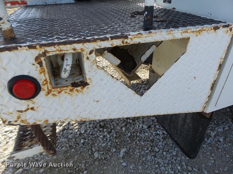 image for item DB5906 2009 Dodge Ram 5500 bucket truck