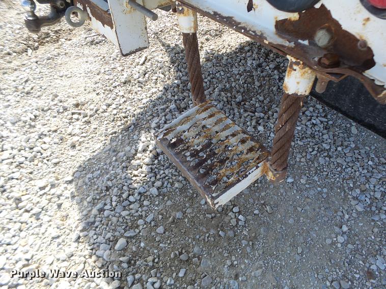 image for item DB5906 2009 Dodge Ram 5500 bucket truck