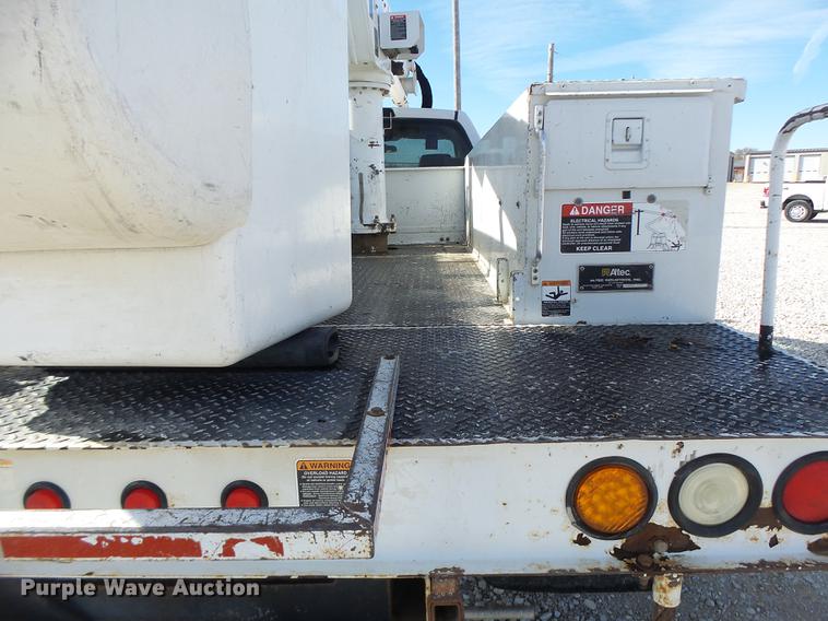 image for item DB5906 2009 Dodge Ram 5500 bucket truck