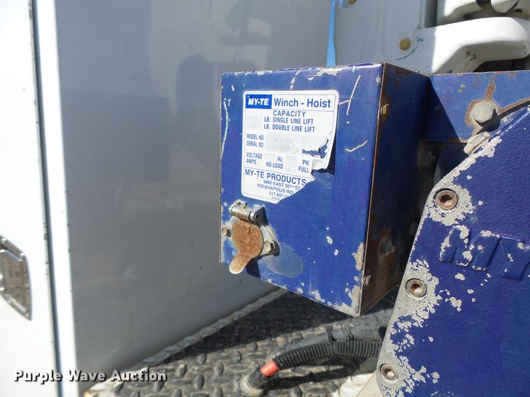 image for item DB5906 2009 Dodge Ram 5500 bucket truck