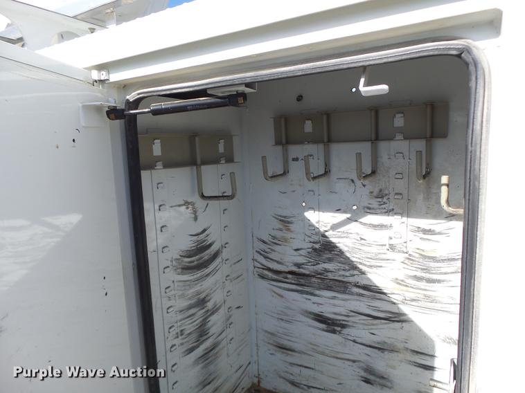 image for item DB5906 2009 Dodge Ram 5500 bucket truck