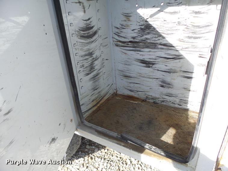 image for item DB5906 2009 Dodge Ram 5500 bucket truck