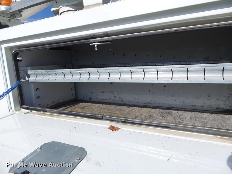 image for item DB5906 2009 Dodge Ram 5500 bucket truck