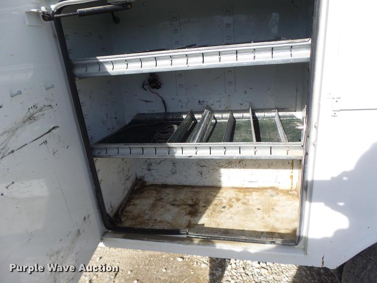 image for item DB5906 2009 Dodge Ram 5500 bucket truck