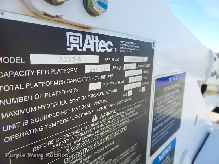 image for item DB5906 2009 Dodge Ram 5500 bucket truck