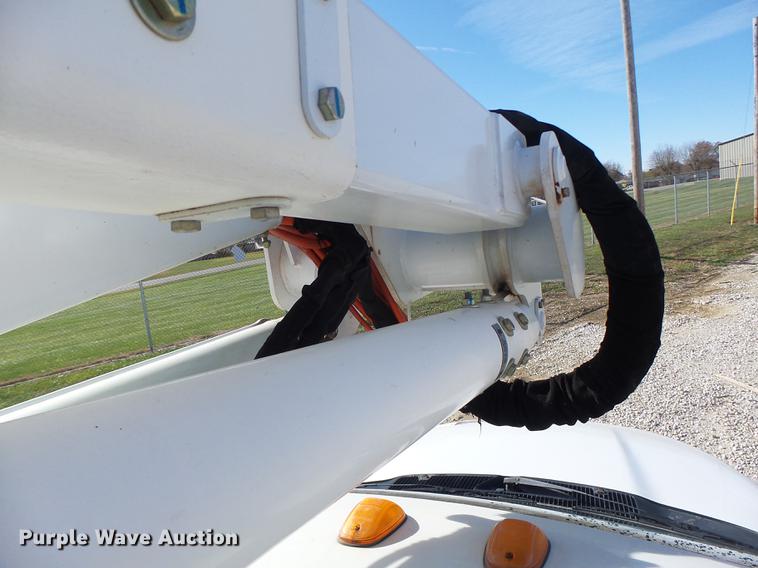 image for item DB5906 2009 Dodge Ram 5500 bucket truck