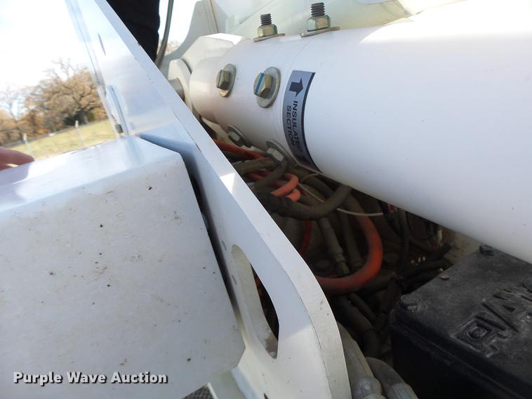 image for item DB5906 2009 Dodge Ram 5500 bucket truck