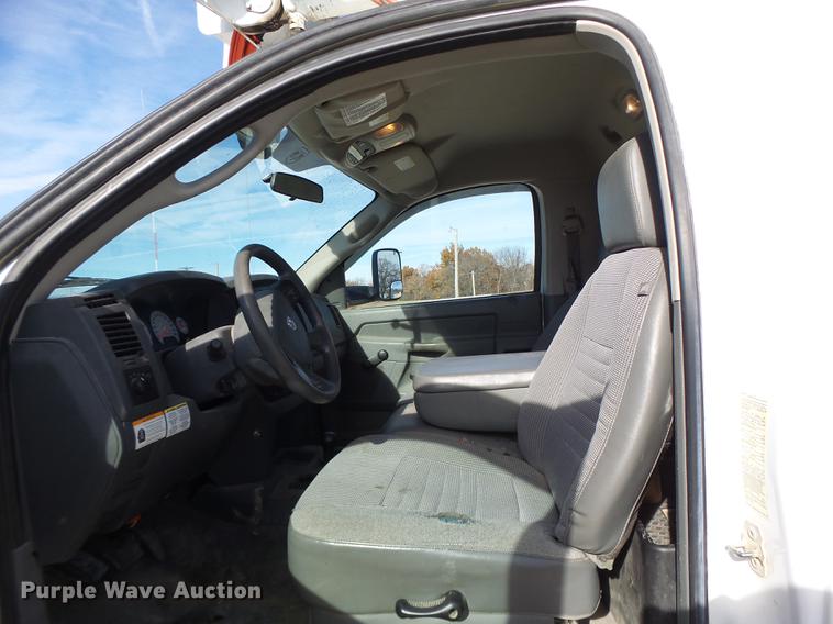 image for item DB5906 2009 Dodge Ram 5500 bucket truck