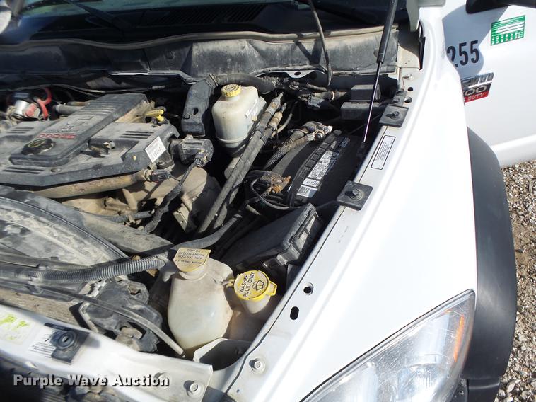 image for item DB5906 2009 Dodge Ram 5500 bucket truck