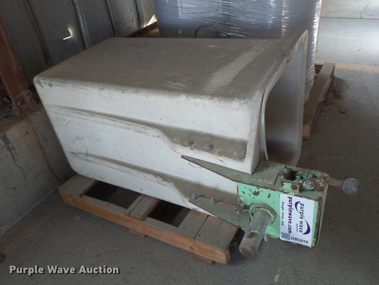 image for item DB5910 Fiberglass man basket