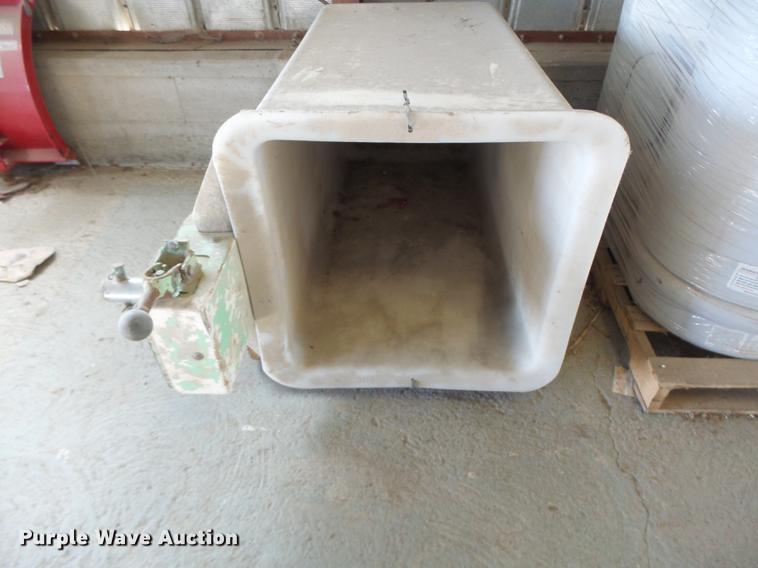 image for item DB5910 Fiberglass man basket