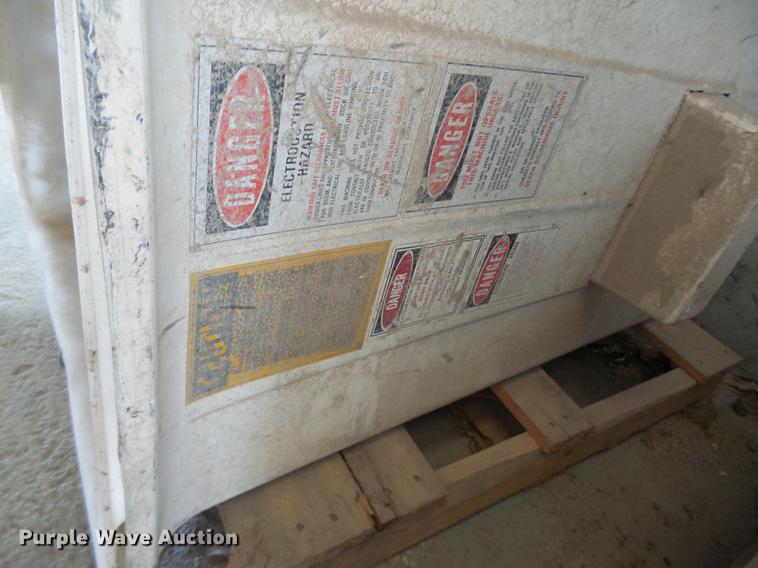 image for item DB5910 Fiberglass man basket