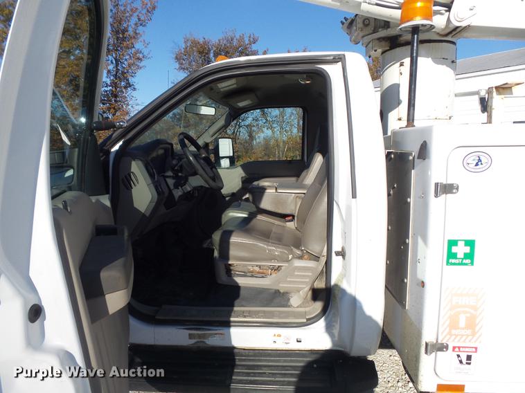 image for item DB6337 2008 Ford F550 XL Super Duty bucket truck