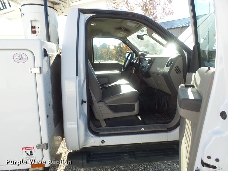 image for item DB6337 2008 Ford F550 XL Super Duty bucket truck