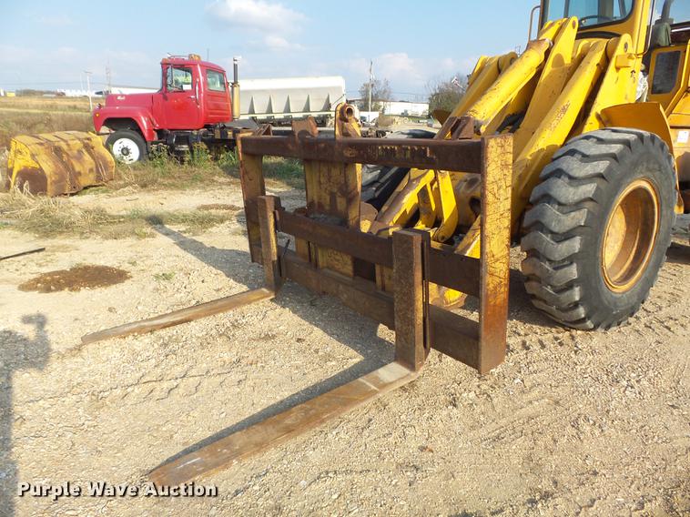 image for item DB6344 1980 John Deere 444 wheel loader