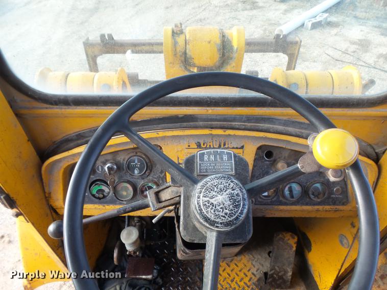 image for item DB6344 1980 John Deere 444 wheel loader