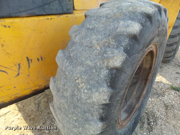 image for item DB6344 1980 John Deere 444 wheel loader