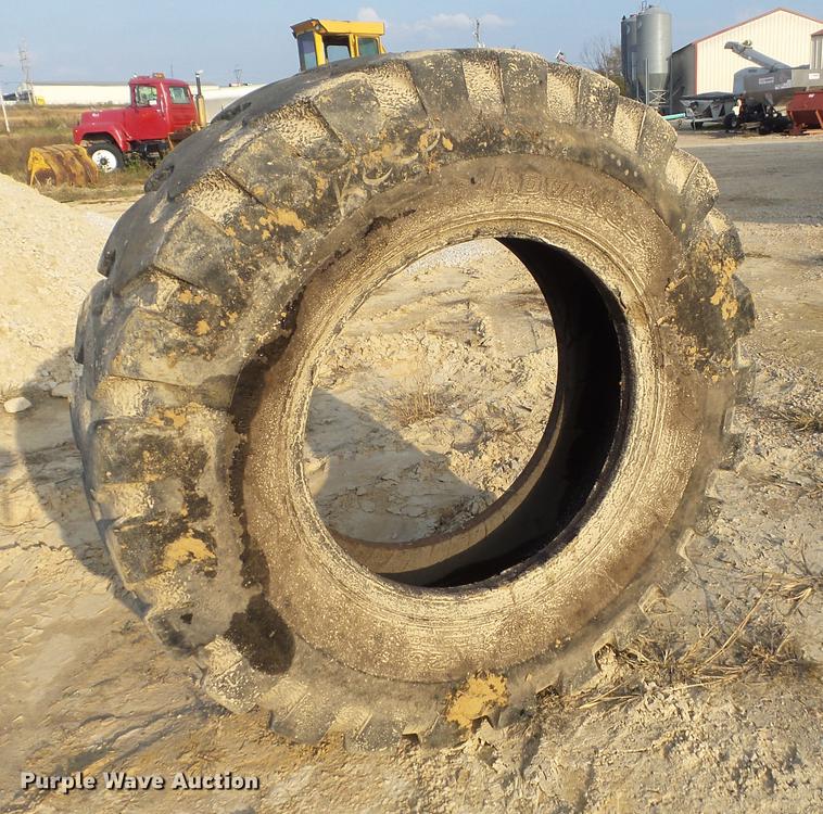 image for item DB6344 1980 John Deere 444 wheel loader