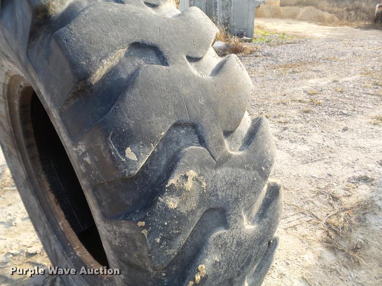 image for item DB6344 1980 John Deere 444 wheel loader