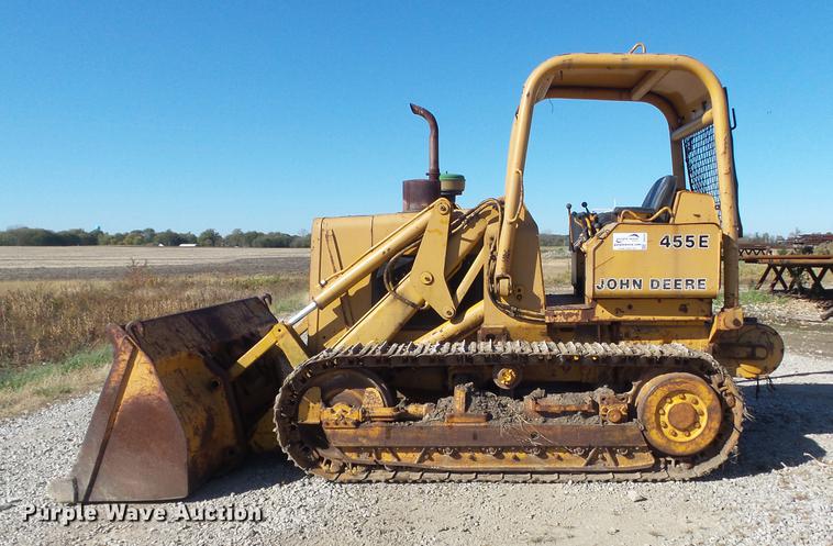 image for item DB6350 1987 John Deere 455E track loader