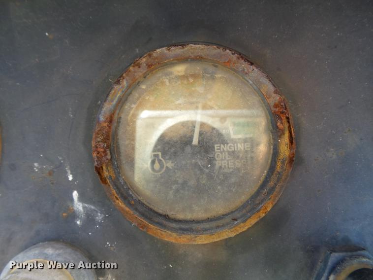 image for item DB6350 1987 John Deere 455E track loader