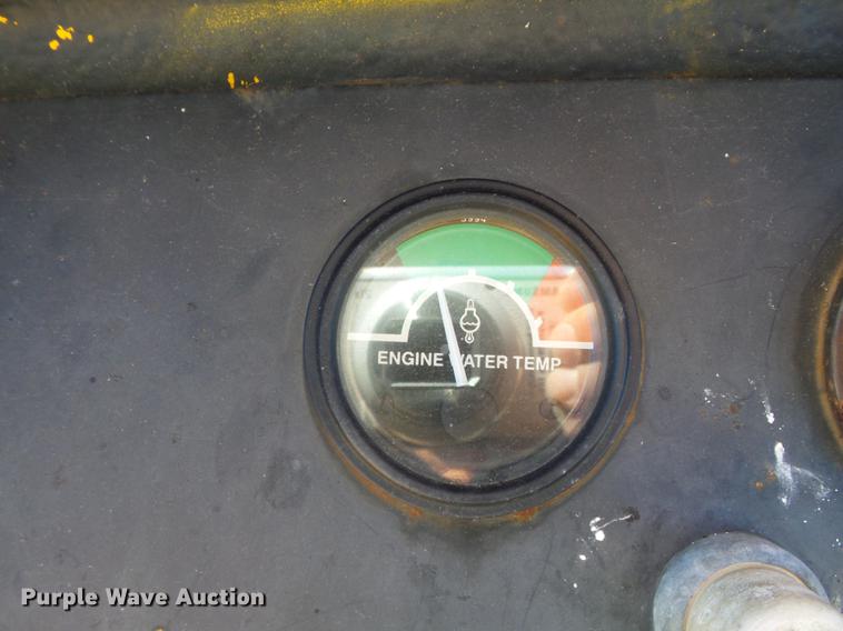 image for item DB6350 1987 John Deere 455E track loader