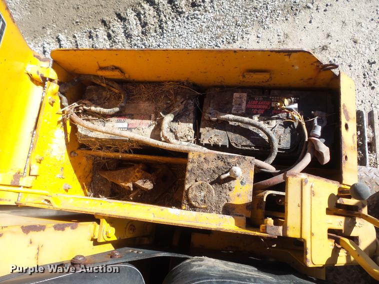 image for item DB6350 1987 John Deere 455E track loader