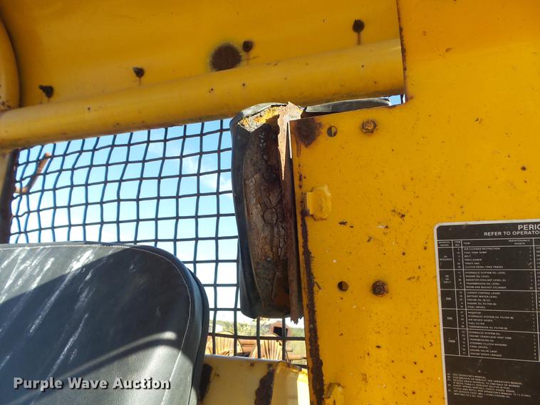 image for item DB6350 1987 John Deere 455E track loader