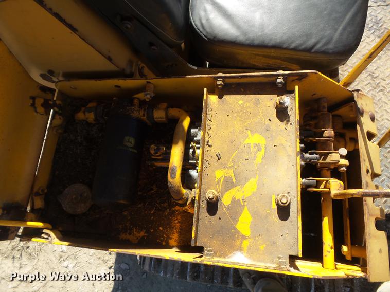 image for item DB6350 1987 John Deere 455E track loader