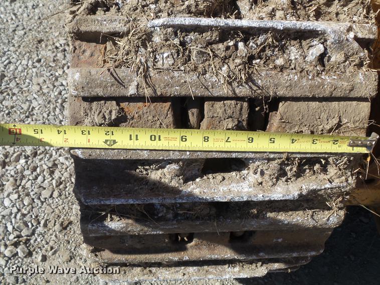 image for item DB6350 1987 John Deere 455E track loader