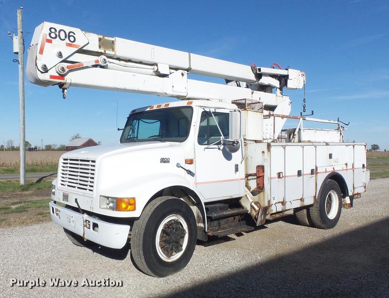 image for item DB6351 1996 International 4900 bucket truck