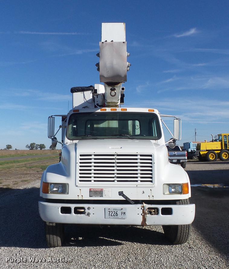 image for item DB6351 1996 International 4900 bucket truck