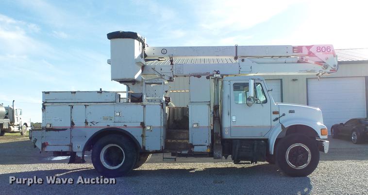 image for item DB6351 1996 International 4900 bucket truck