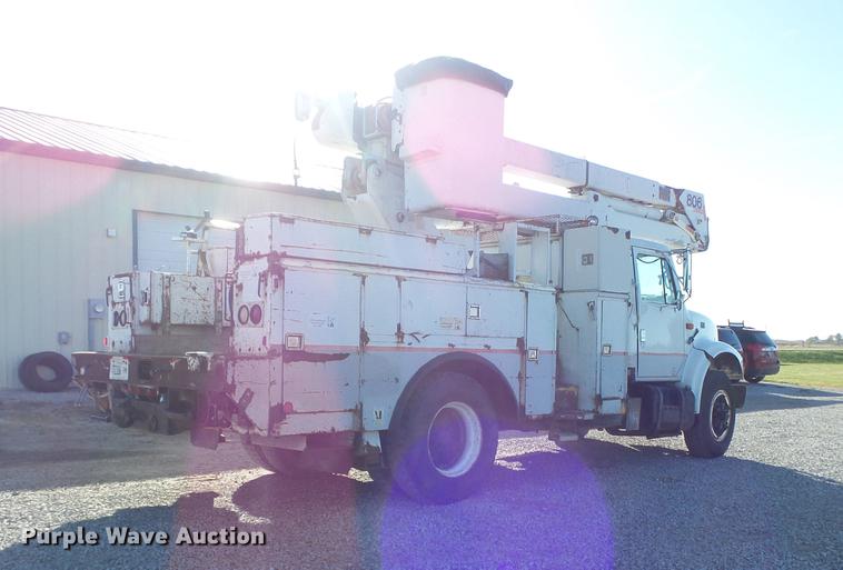 image for item DB6351 1996 International 4900 bucket truck