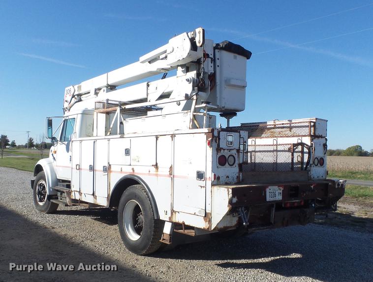 image for item DB6351 1996 International 4900 bucket truck