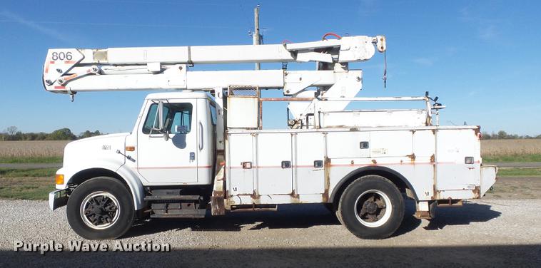 image for item DB6351 1996 International 4900 bucket truck