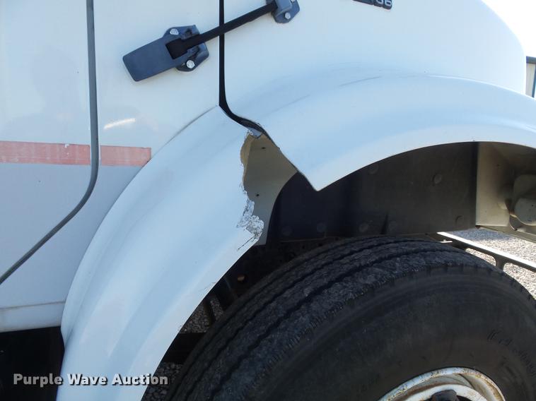 image for item DB6351 1996 International 4900 bucket truck