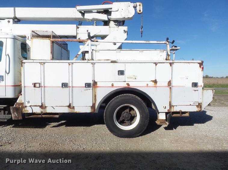 image for item DB6351 1996 International 4900 bucket truck