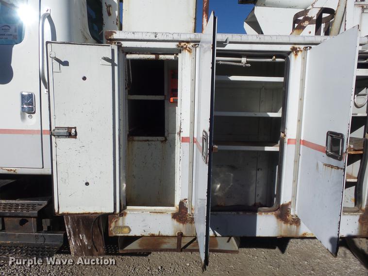 image for item DB6351 1996 International 4900 bucket truck