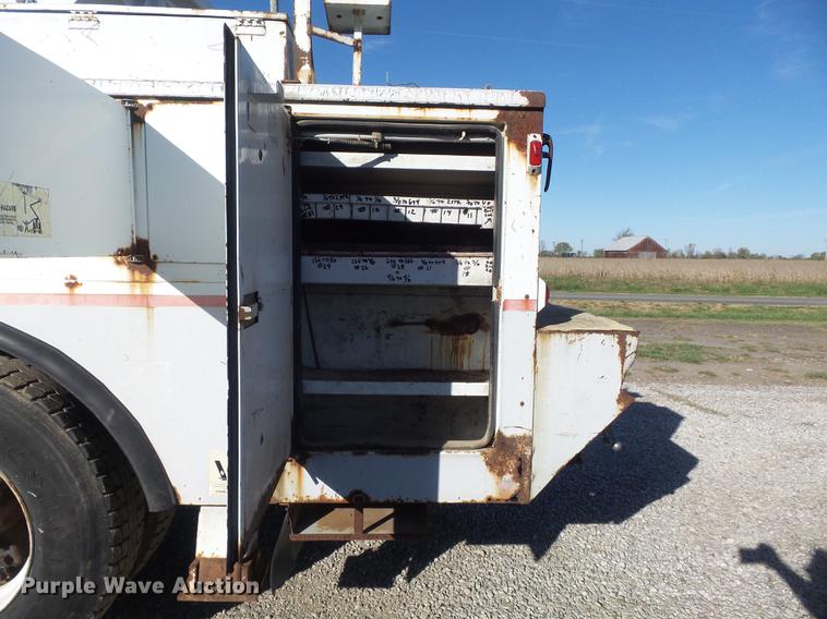 image for item DB6351 1996 International 4900 bucket truck