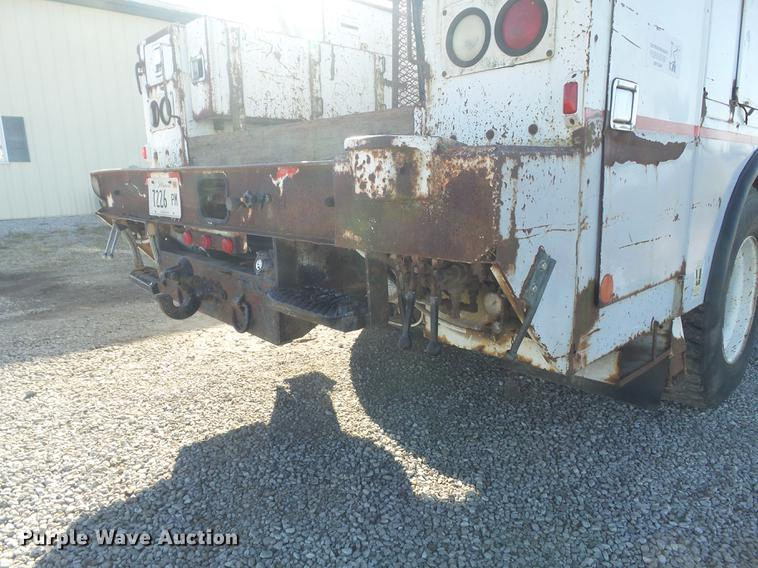 image for item DB6351 1996 International 4900 bucket truck
