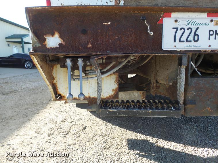 image for item DB6351 1996 International 4900 bucket truck