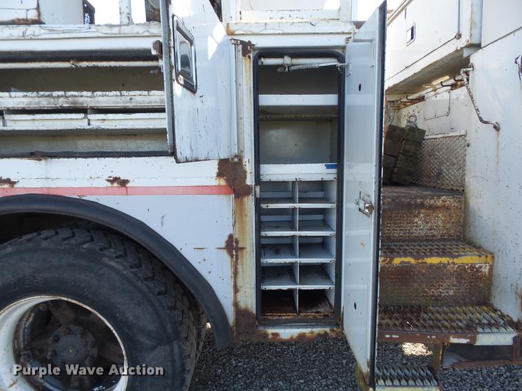 image for item DB6351 1996 International 4900 bucket truck