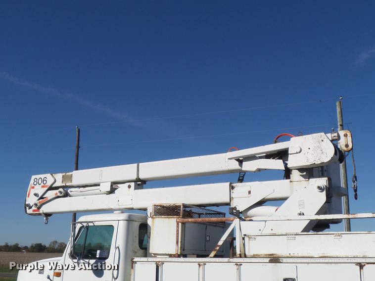 image for item DB6351 1996 International 4900 bucket truck