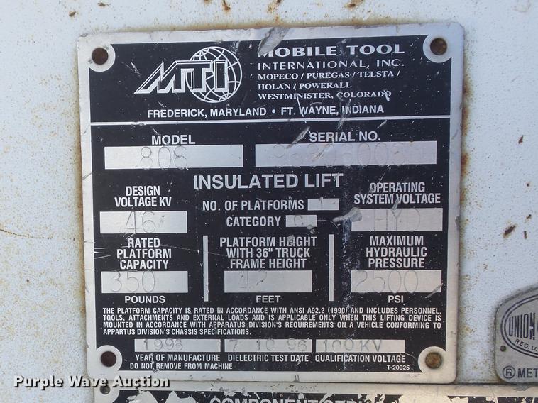 image for item DB6351 1996 International 4900 bucket truck